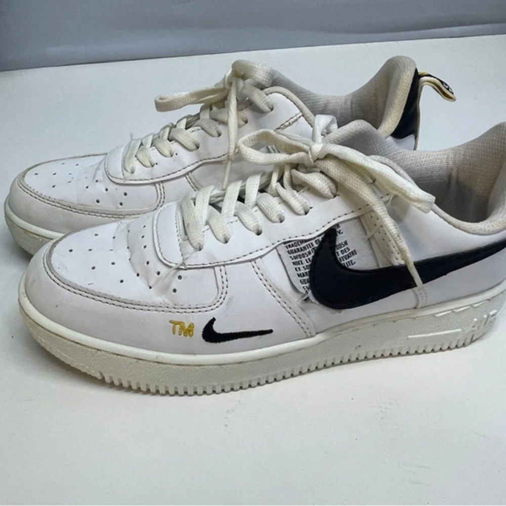Nike Air Force 1 AJ7747-100 White/Black Size 38 Preowned